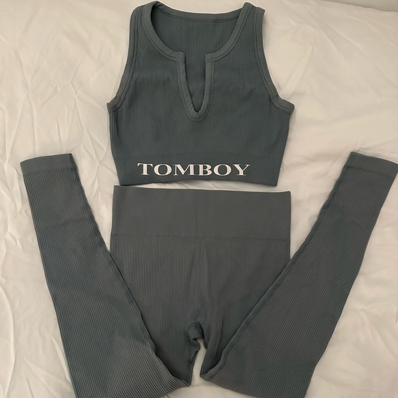 TOMBOY Blue/green workout set - Picture 2 of 8